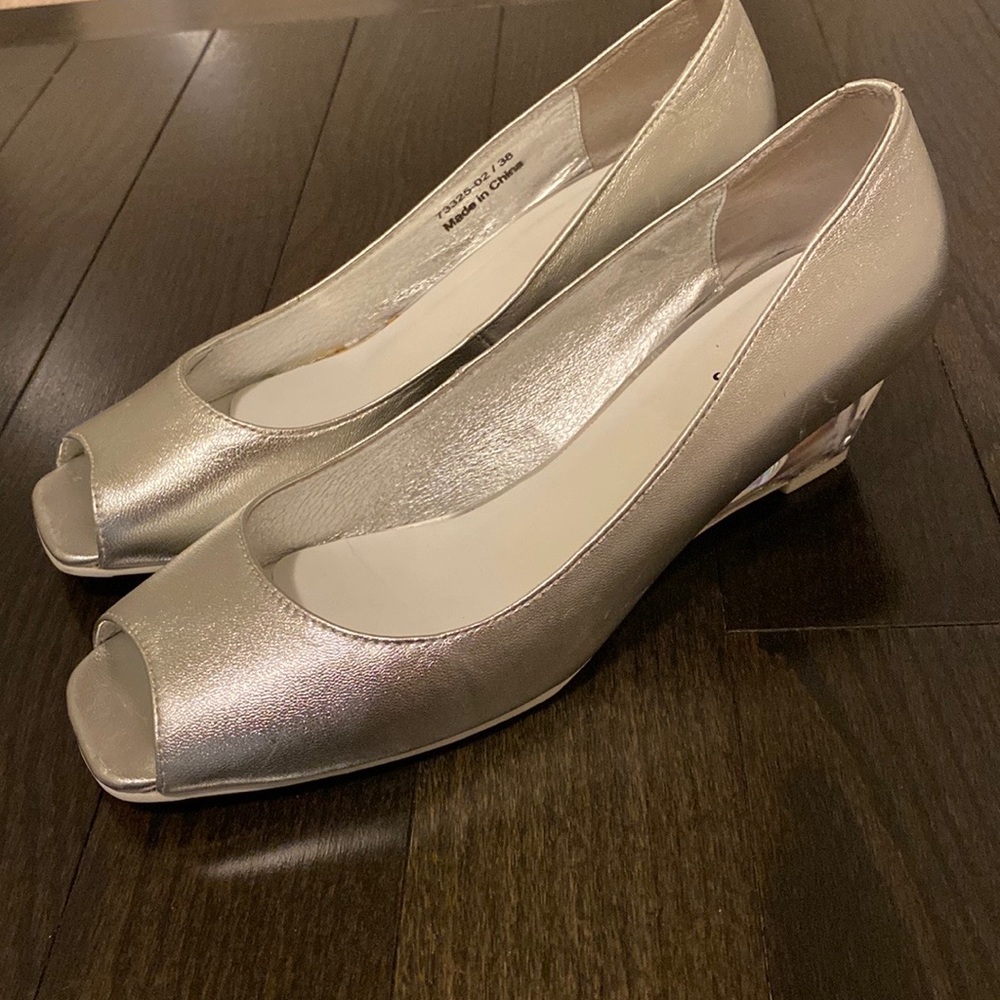 Sliver party heels